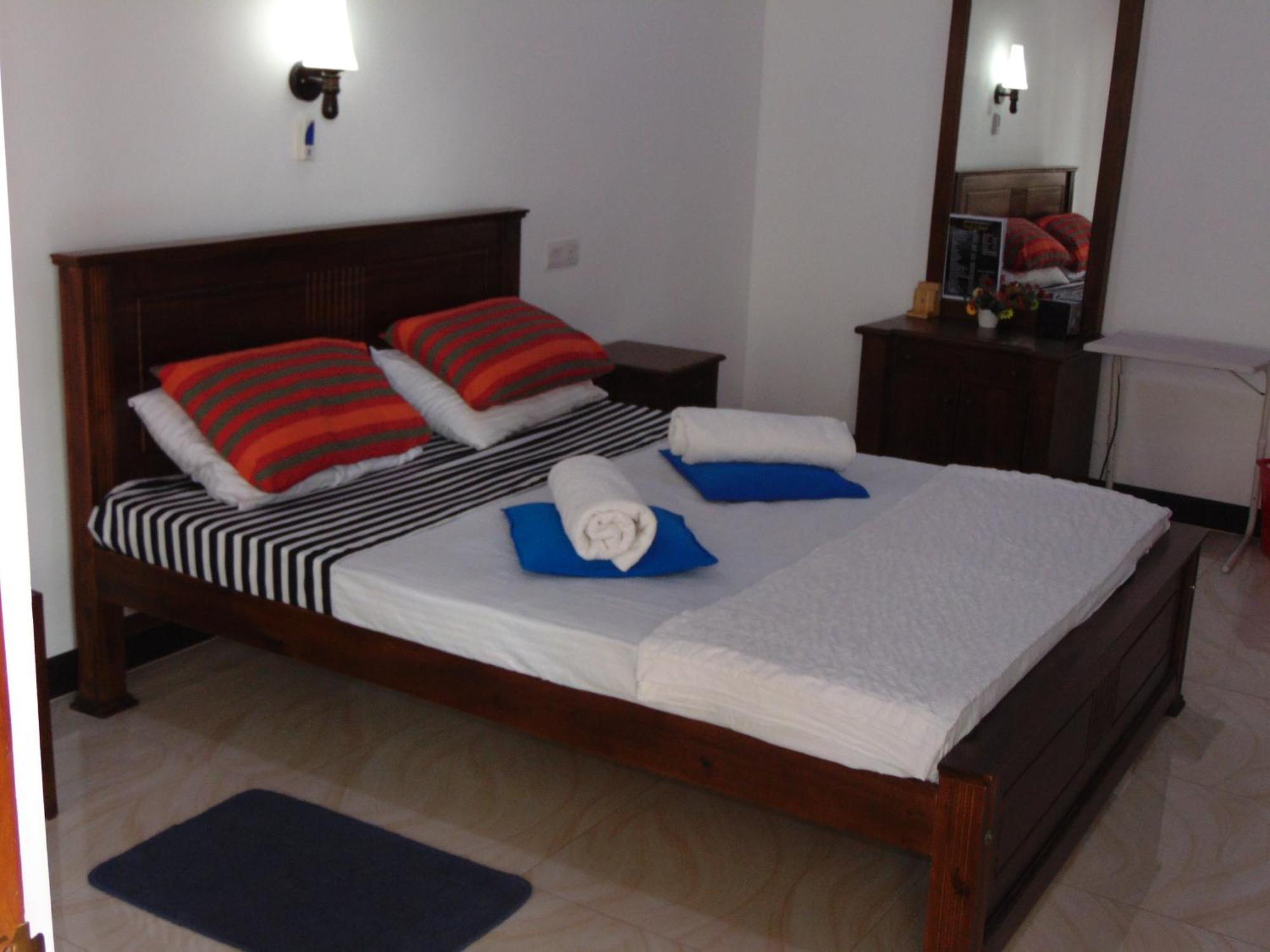 Innovick Residence Канди Экстерьер фото